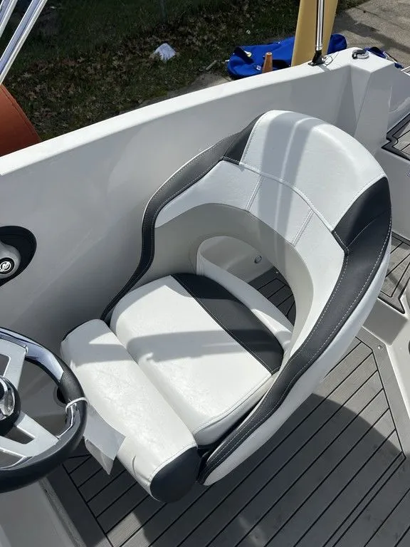Slide: The Image of Starcraft Marine 171 SVX 2025 - 11