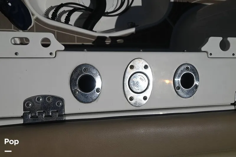 Slide: The Image of 25 Gallon Transom Bait Well - 15861556