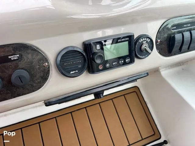 Slide: The Image of Cruisers Yachts 3275 2002 - 15974500