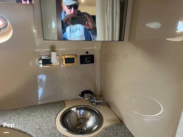 Slide: The Image of Cruisers Yachts 3275 2002 - 15974512