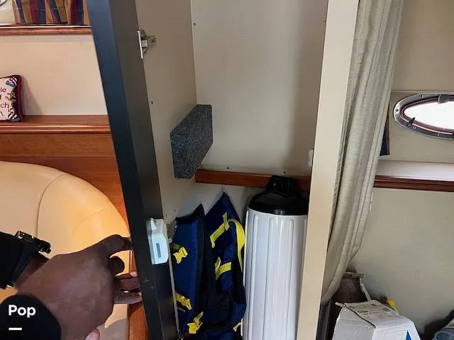 Slide: The Image of Cruisers Yachts 3275 2002 - 15974516