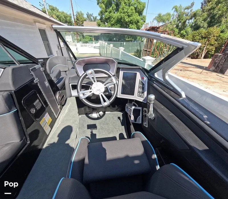 Slide: The Image of Mastercraft X23 2018 - 15905525