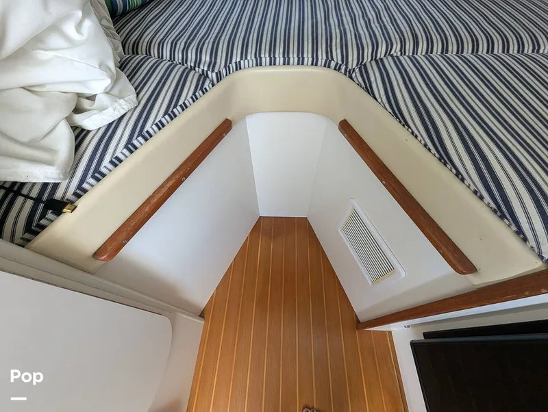 Slide: The Image of Tiara 2900 Coronet Harbor Edition 2001 - 15839251