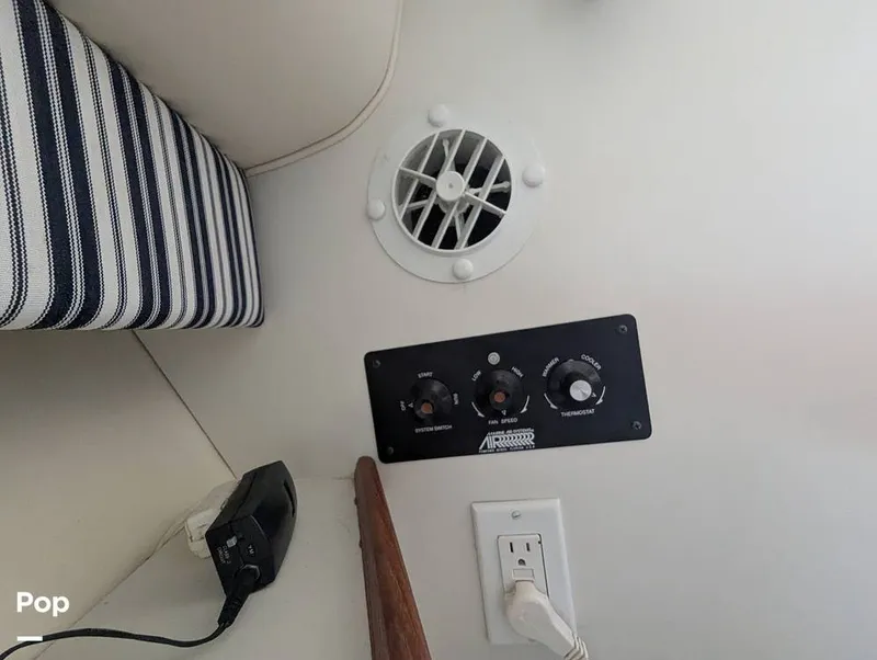 Slide: The Image of Tiara 2900 Coronet Harbor Edition 2001 - 15839253