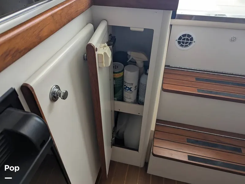 Slide: The Image of Tiara 2900 Coronet Harbor Edition 2001 - 15839260