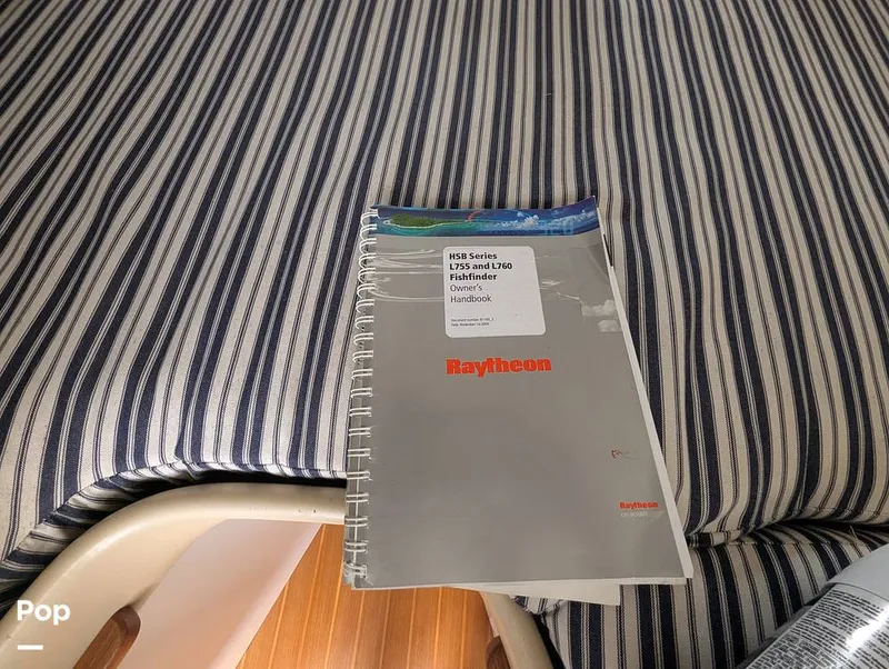 Slide: The Image of Tiara 2900 Coronet Harbor Edition 2001 - 15839265