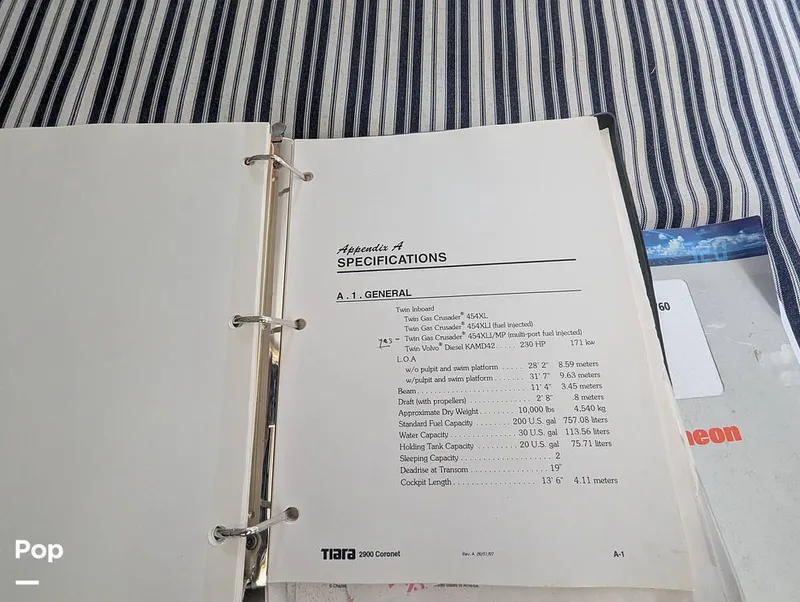 Slide: The Image of Tiara 2900 Coronet Harbor Edition 2001 - 15839266