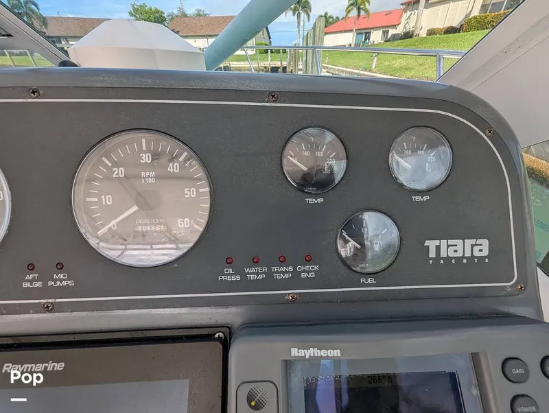 Slide: The Image of Tiara 2900 Coronet Harbor Edition 2001 - 15839145