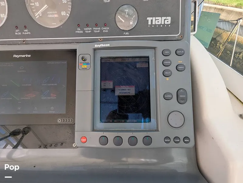 Slide: The Image of Tiara 2900 Coronet Harbor Edition 2001 - 15839147