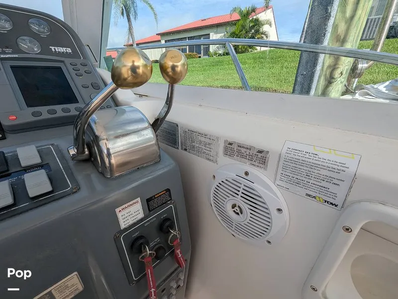 Slide: The Image of Tiara 2900 Coronet Harbor Edition 2001 - 15839153