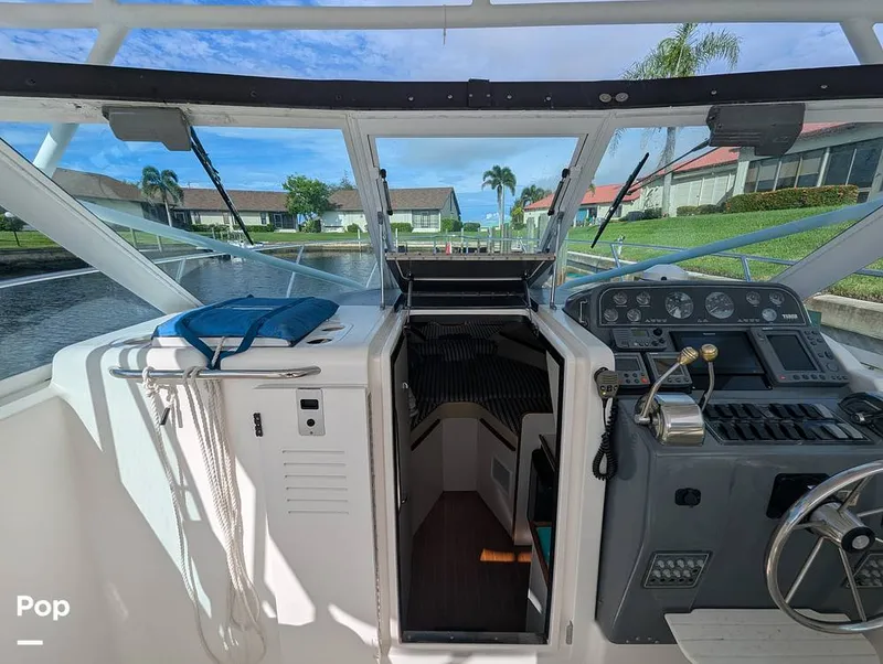 Slide: The Image of Tiara 2900 Coronet Harbor Edition 2001 - 15839158