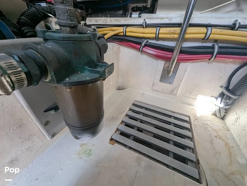 Slide: The Image of Tiara 2900 Coronet Harbor Edition 2001 - 15839177