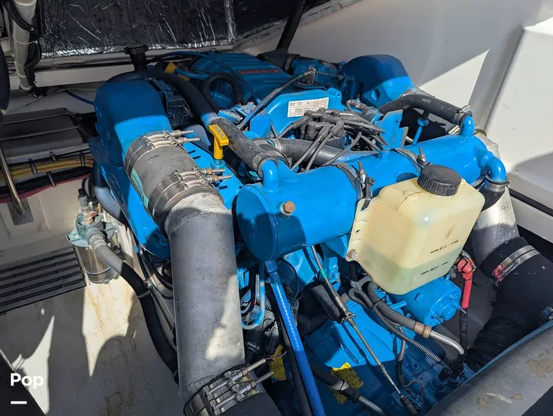 Slide: The Image of Tiara 2900 Coronet Harbor Edition 2001 - 15839186