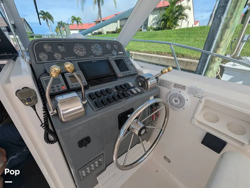 Slide: The Image of Tiara 2900 Coronet Harbor Edition 2001 - 15839140