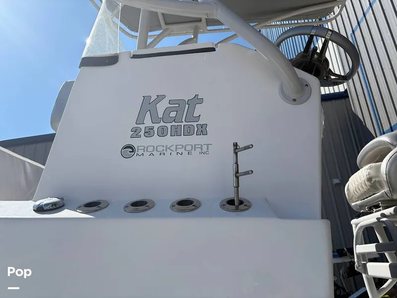 Slide: The Image of Raised Center Console - 15824095