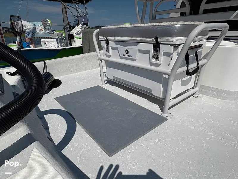 Slide: The Image of Removable Cooler/passenger Seat - 15870318