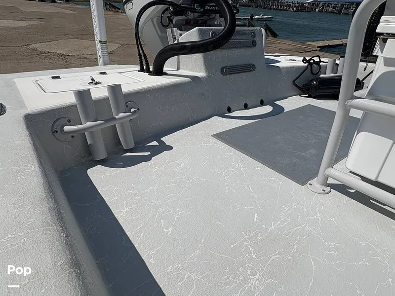 Slide: The Image of Rod Holders/non-skid Deck - 15870320