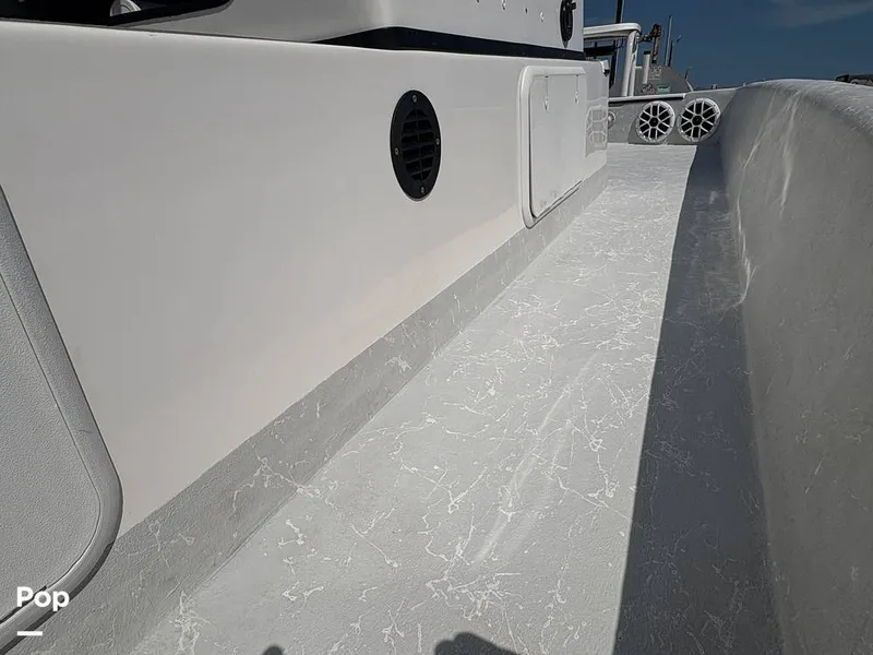 Slide: The Image of Raised Center Console - 15870325