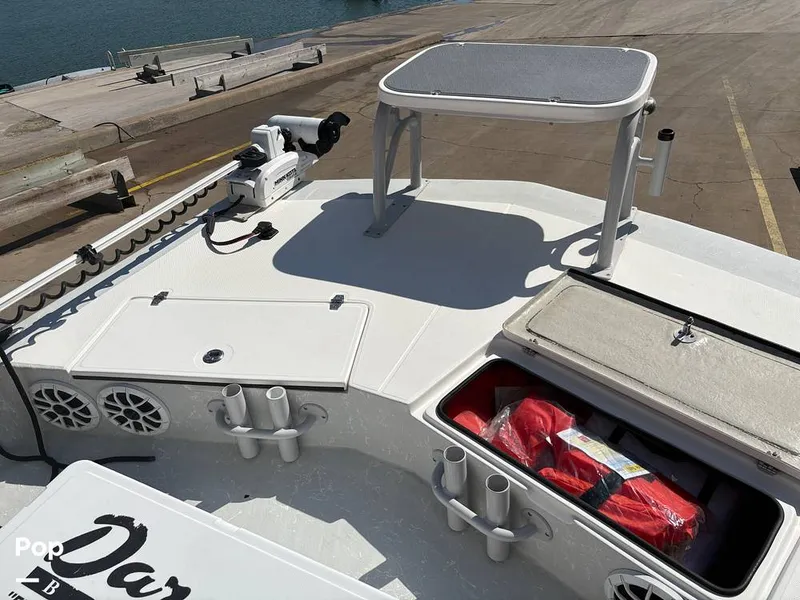 Slide: The Image of Trolling Motor/bow Casting Platform/compartment Storage - 15824080