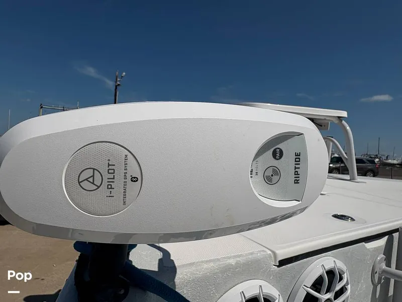 Slide: The Image of Trooling Motor - 15870361