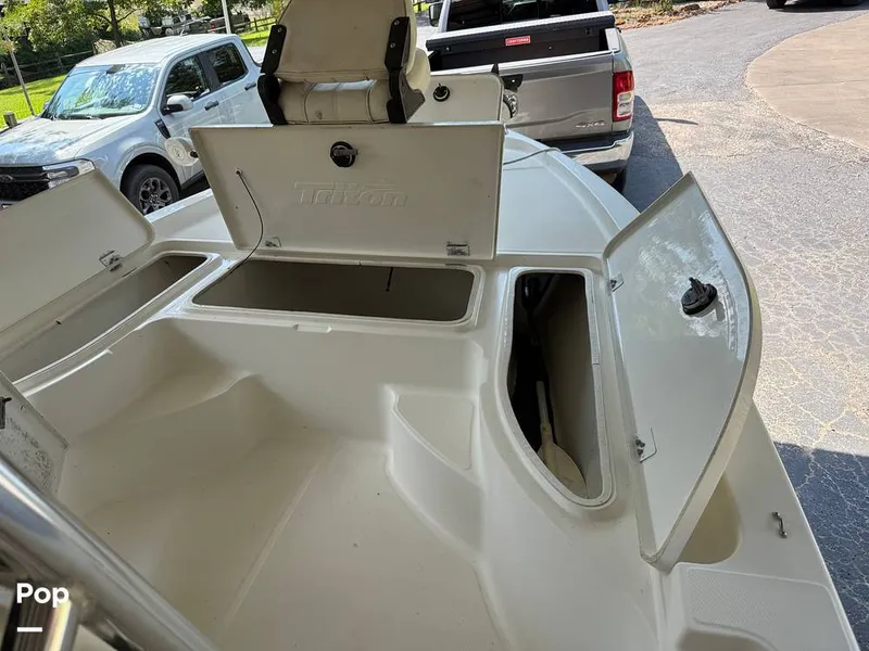 Slide: The Image of Triton 22LTS 2008 - 15878425