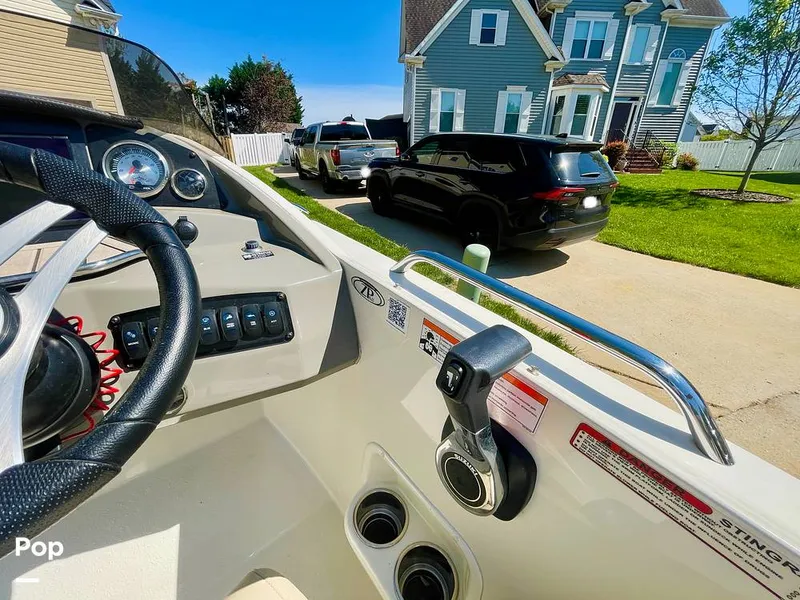 Slide: The Image of Stingray 192SC 2019 - 16341201