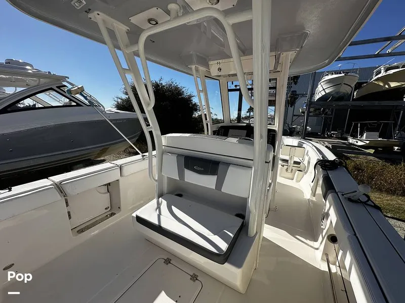 Slide: The Image of Robalo R272 2021 - 16082044