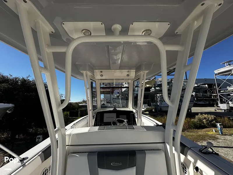 Slide: The Image of Robalo R272 2021 - 16082051