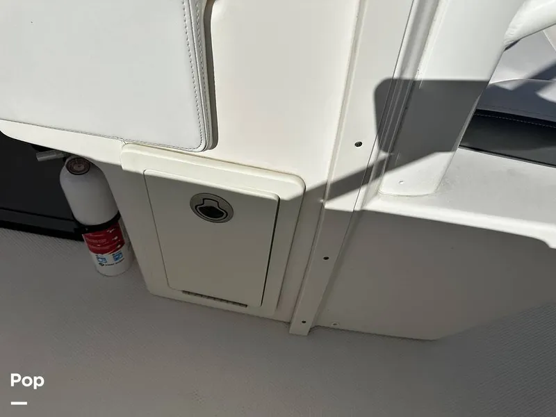 Slide: The Image of Robalo R272 2021 - 16082058