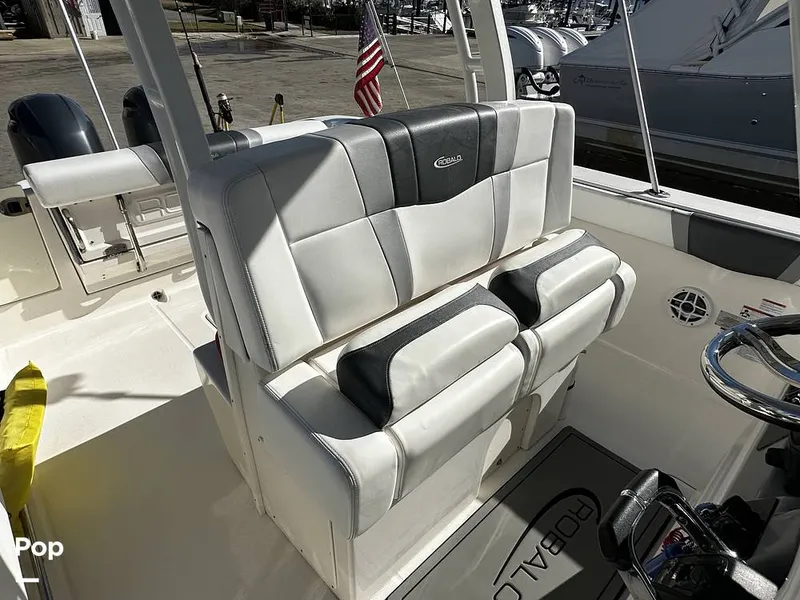 Slide: The Image of Robalo R272 2021 - 16082061