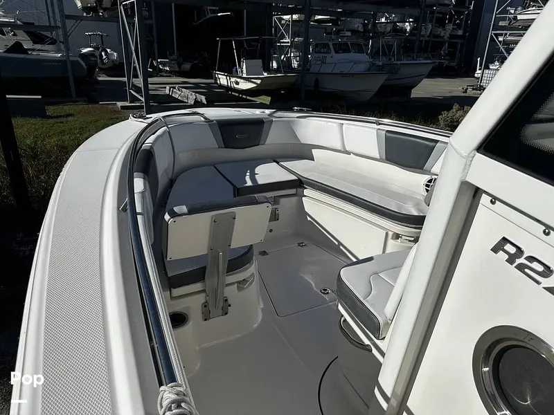 Slide: The Image of Robalo R272 2021 - 16082078