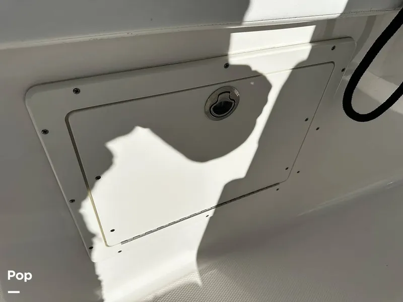 Slide: The Image of Robalo R272 2021 - 16082080