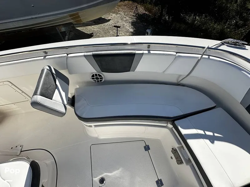 Slide: The Image of Robalo R272 2021 - 16082086