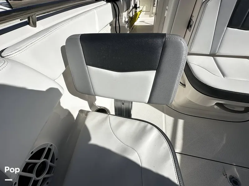 Slide: The Image of Robalo R272 2021 - 16082094