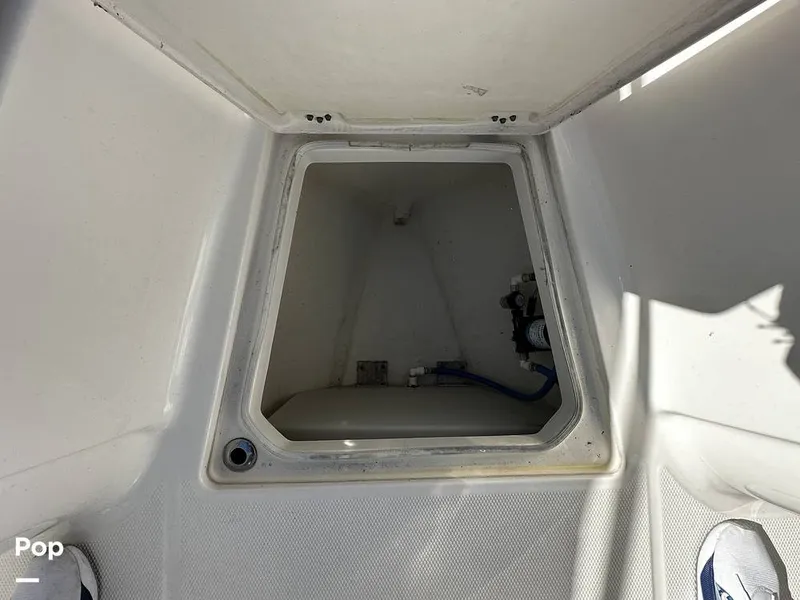 Slide: The Image of Robalo R272 2021 - 16082099