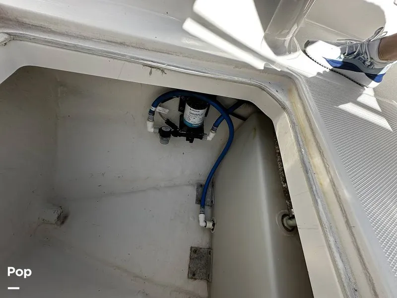 Slide: The Image of Robalo R272 2021 - 16082100