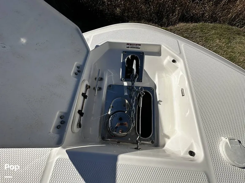 Slide: The Image of Robalo R272 2021 - 16082103