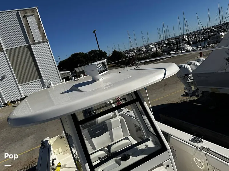 Slide: The Image of Robalo R272 2021 - 16082108