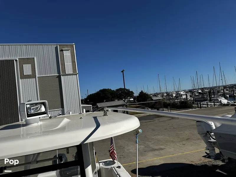 Slide: The Image of Robalo R272 2021 - 16082110