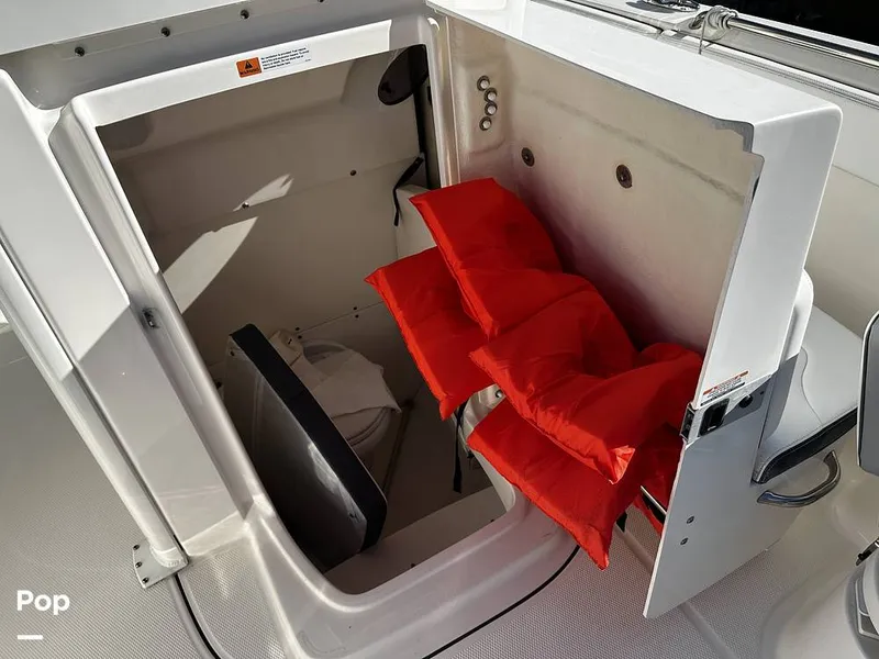 Slide: The Image of Robalo R272 2021 - 16082116