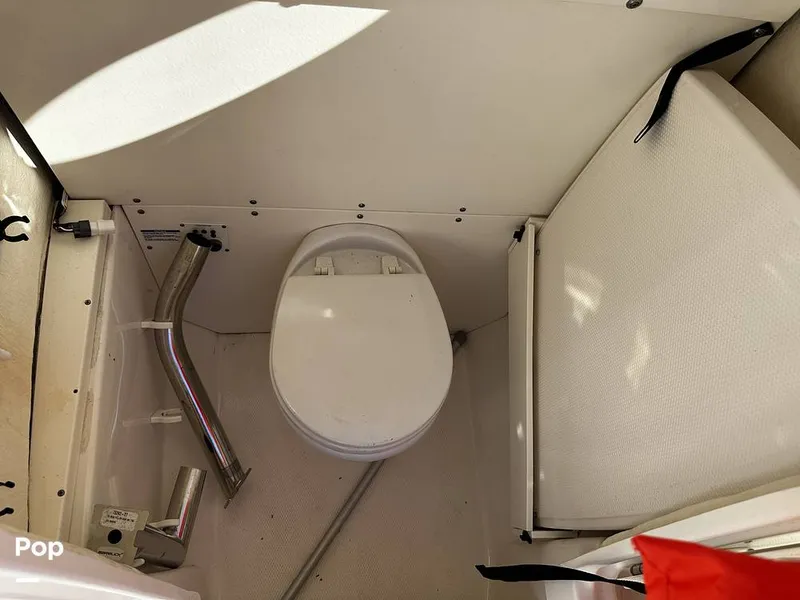 Slide: The Image of Robalo R272 2021 - 16082118