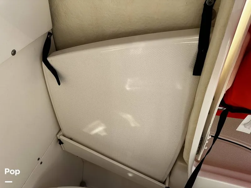 Slide: The Image of Robalo R272 2021 - 16082120