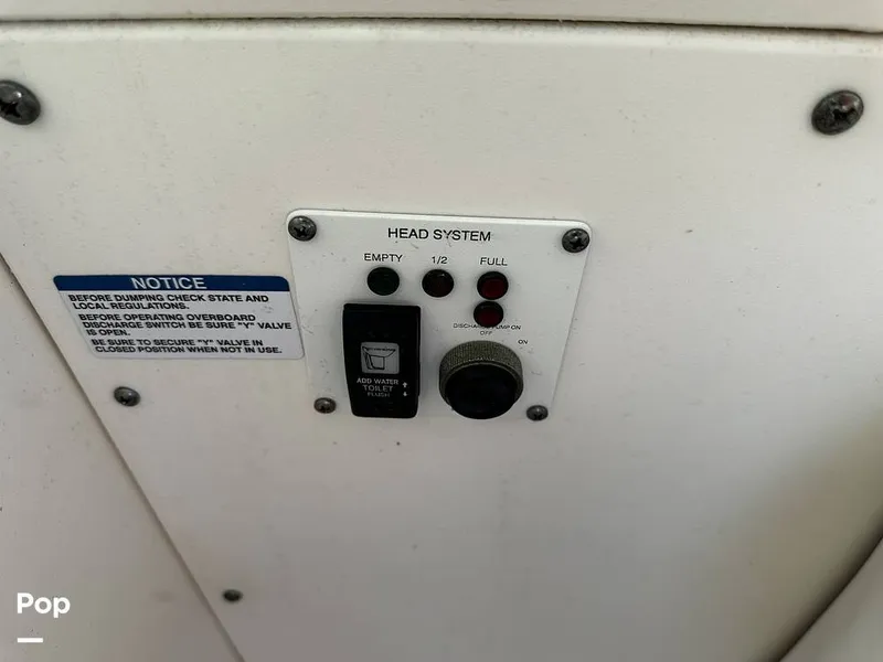 Slide: The Image of Robalo R272 2021 - 16082124