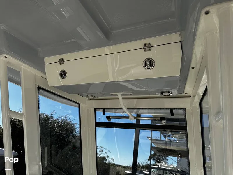 Slide: The Image of Robalo R272 2021 - 16082130