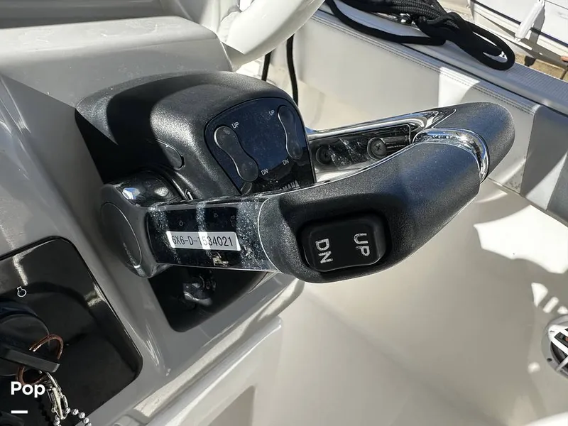 Slide: The Image of Robalo R272 2021 - 16082132