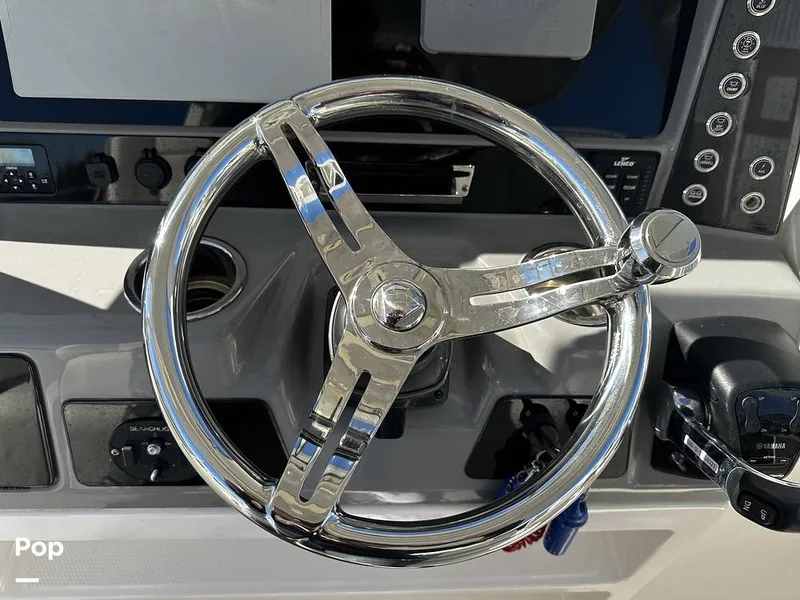 Slide: The Image of Robalo R272 2021 - 16082140