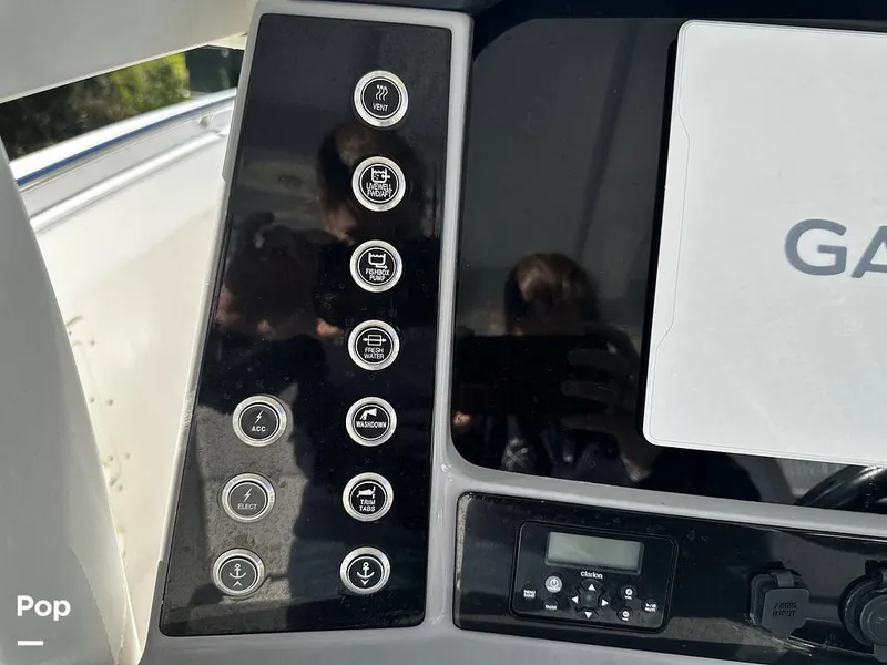 Slide: The Image of Robalo R272 2021 - 16082142