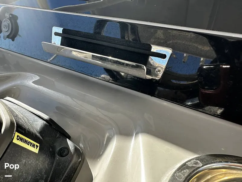 Slide: The Image of Robalo R272 2021 - 16082145