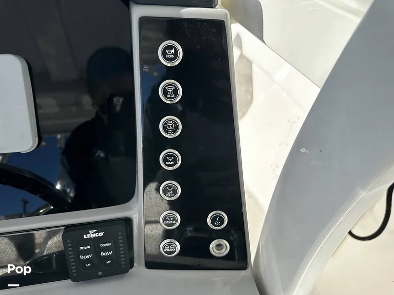 Slide: The Image of Robalo R272 2021 - 16082146