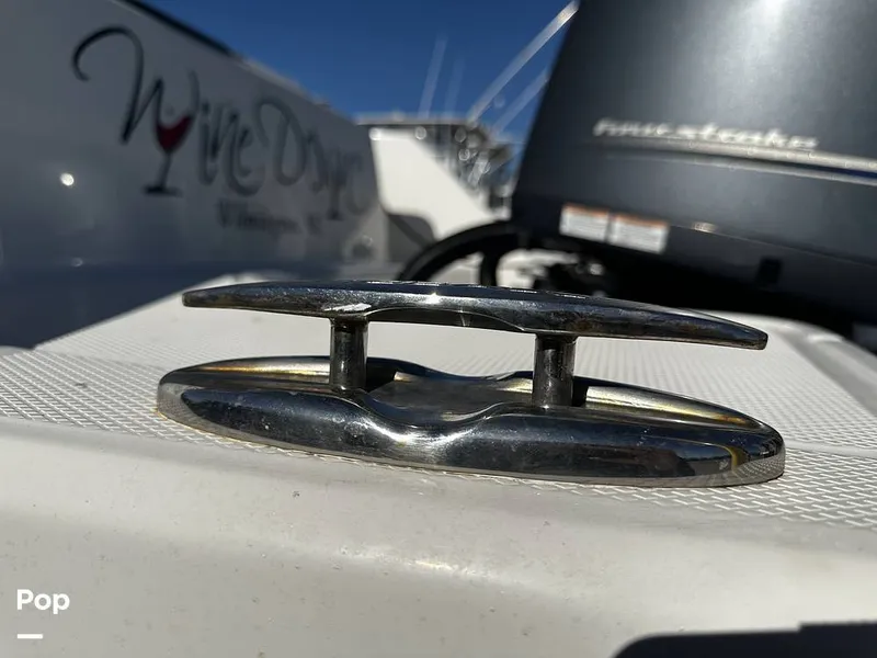 Slide: The Image of Robalo R272 2021 - 16082004